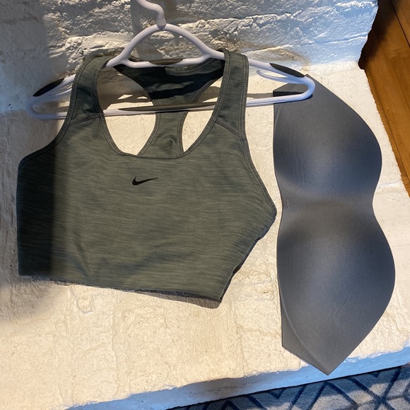 NIKE sports bra XL - Picture 3 of 3